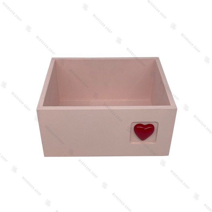 جعبه چوبی صورتی با قلب سایز متوسط