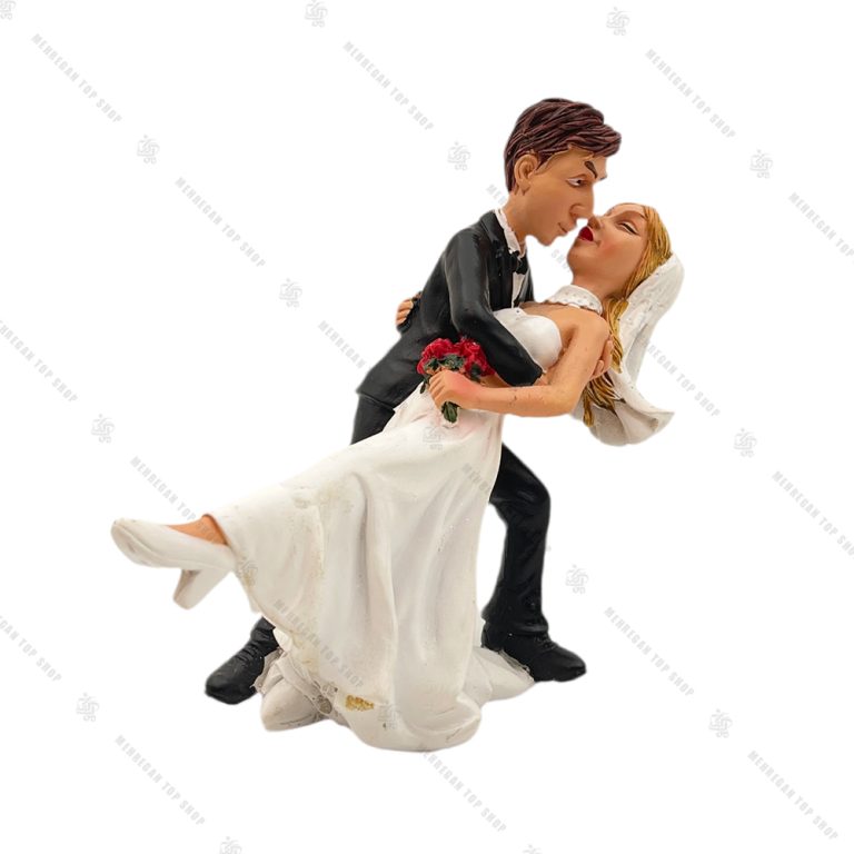 مجسمه عروس و داماد رقصنده