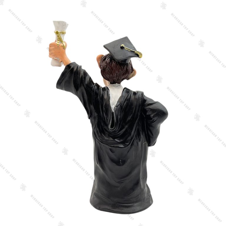 مجسمه دانشجو فارغ التحصیل